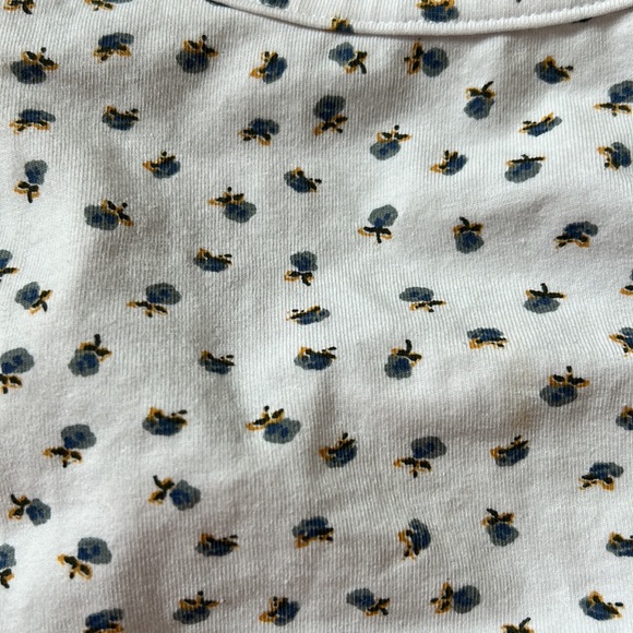 Cute coquette crop top 🌸🪻 - Picture 3 of 3